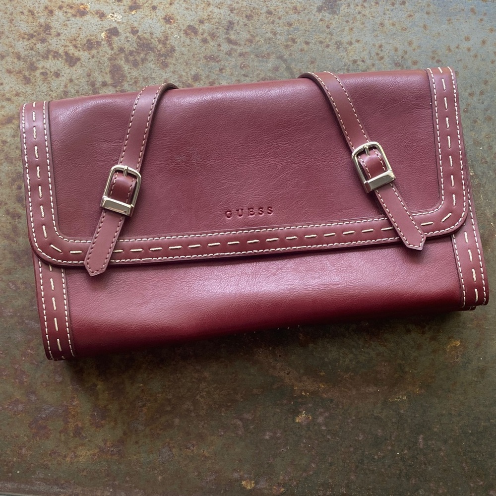 GUESS Burgundy Y2K Leather Envelope Clutch  MagnetClasp Front & Zip Pocket Back